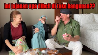 orang tuaku mau nyoba jajanan pasar