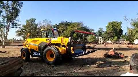 JCB530-70 Telehandler - Log Handling with Grapple Bucket @Timber Yard