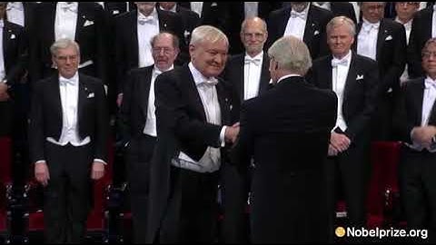 Luis David Fernández Zambrano & Nobel Prize winner in Chemistry,Joachim Frank, wrote a book for you!