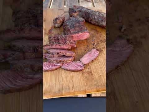 Video: Fabkis Nqaij Nyug Steaks