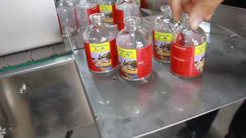 MT 200 Automatic round bottle labeling machine single labelAutomatic round bottle sticker