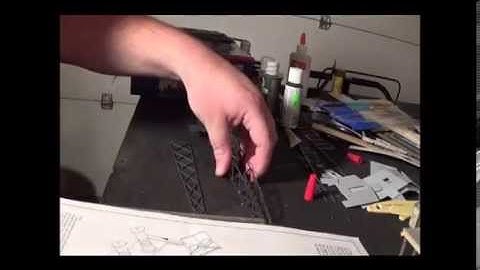 Walthers crane build part 1  HO scale model trains