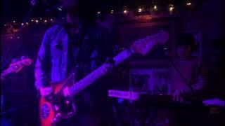 Download lagu Monkey to Millionaire - Merah (Live at Duck Down Bar, Jakarta 26/6/2023)