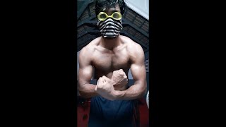 Random Guy With Goggles And A Mask Tries To Flexfree Workout Program In The Description