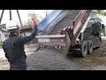 一年中水たまりのできる悪路を土木技術で改善する全工程 / 表土掘削・鉱さい搬入・敷均し作業・ロードローラー転圧