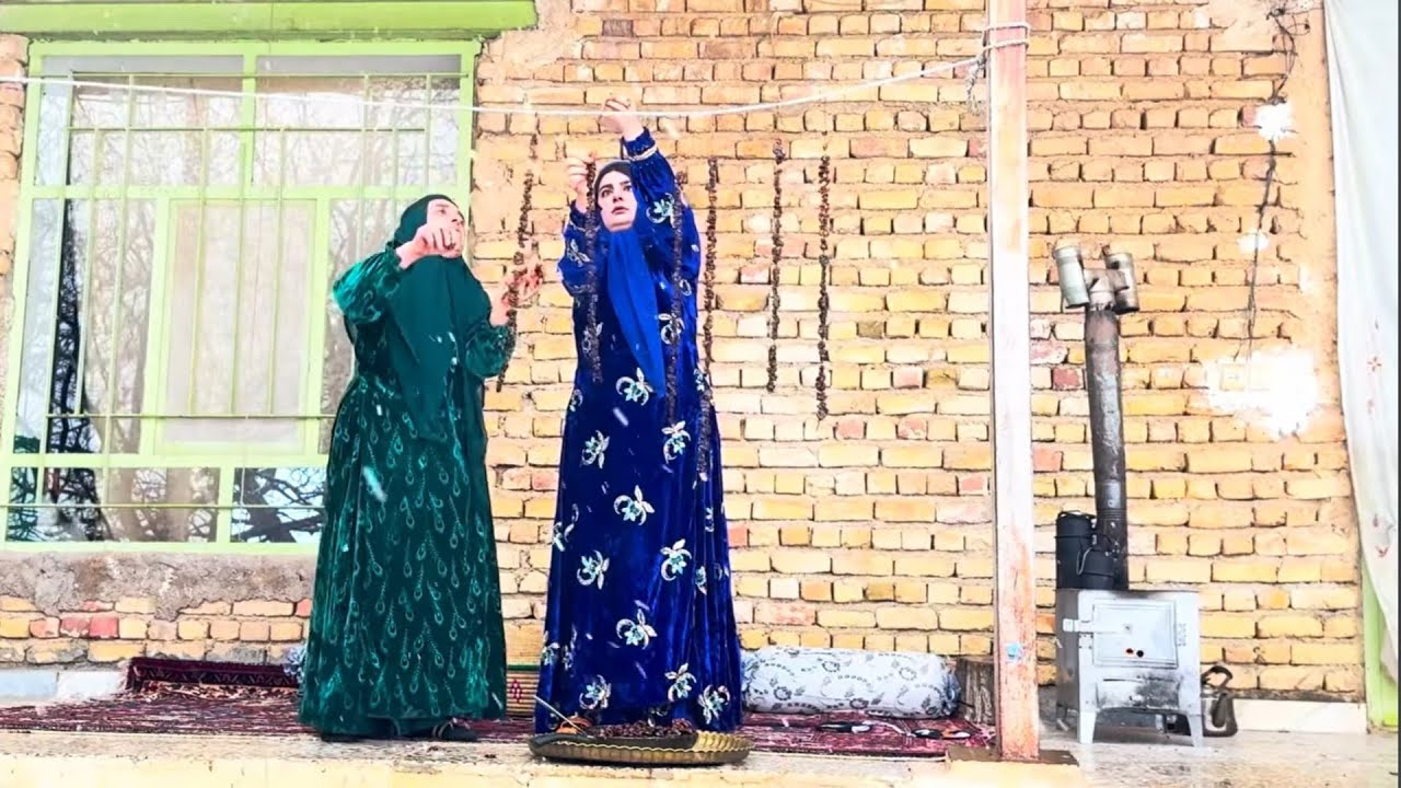 Preparing walnut sajjuq in the Iranian cooking style🫕🥶