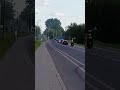 Тепловое РЖД с грузовым поездом проходит ЖД переезд Возле станции Могилёв-1