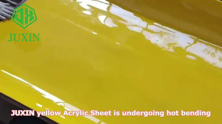 JUXIN 2.8mm Yellow Acrylic Sheet is undergoing hot bending