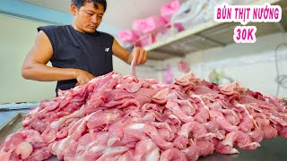 Kỳ lạ Quán Bún Thịt Nướng bán từ 2h sáng hơn 20 năm ở Sài Gòn