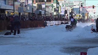 Warm Lake Stage Lake Sled Dog Race Continues, Despite Low Snow Levels