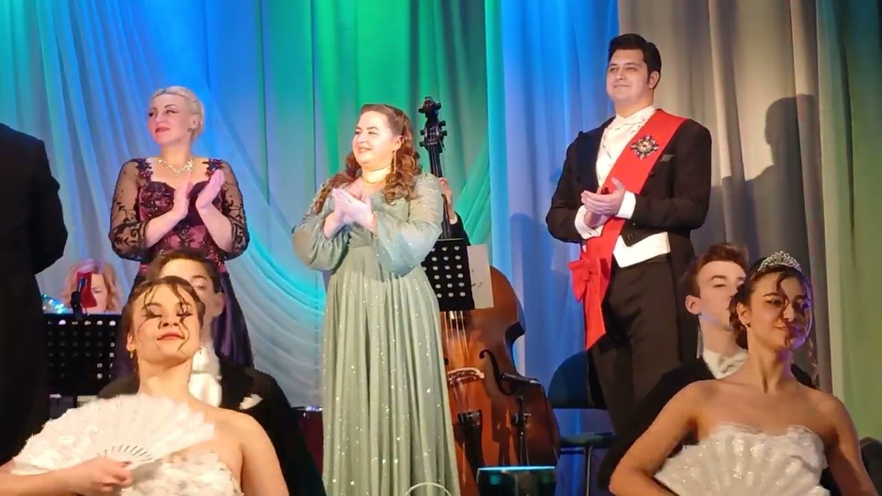 14 Выход артистов на сцену театр Каменское, Украина / 14 Final scene of Viennese Waltz at Kamianske