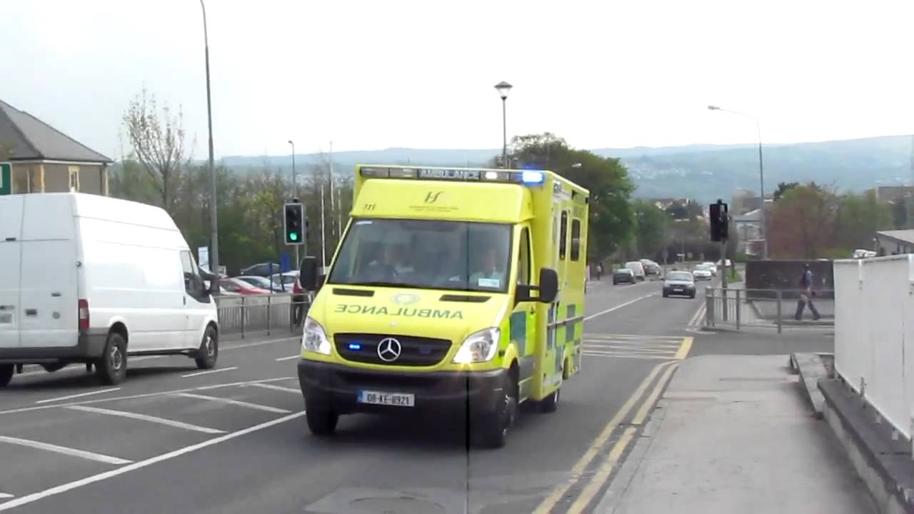 Irish Ambulance Service / Mercedes Benz Sprinter / Emergency Ambulance / Responding