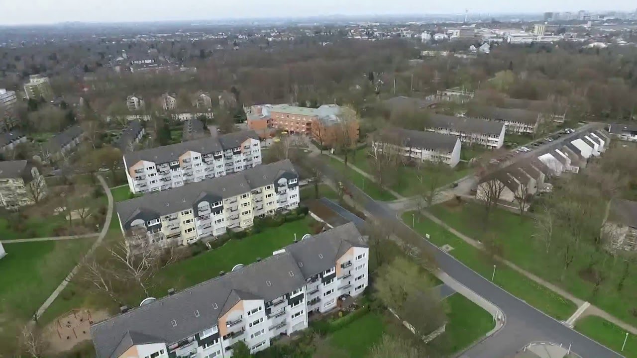 DJI Phantom 3 Advanced. Übungsflug über der neuen Margarethenhöhe Krupp-Siedlung in Essen.