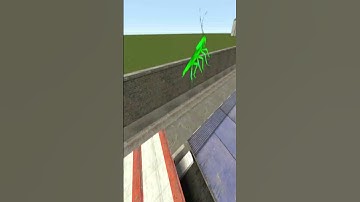 Cockroach Super chase me on Road Nextbot Gmod