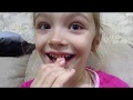 как вырвать молочный зуб дома без боли, how to pull out a milk tooth at home without pain