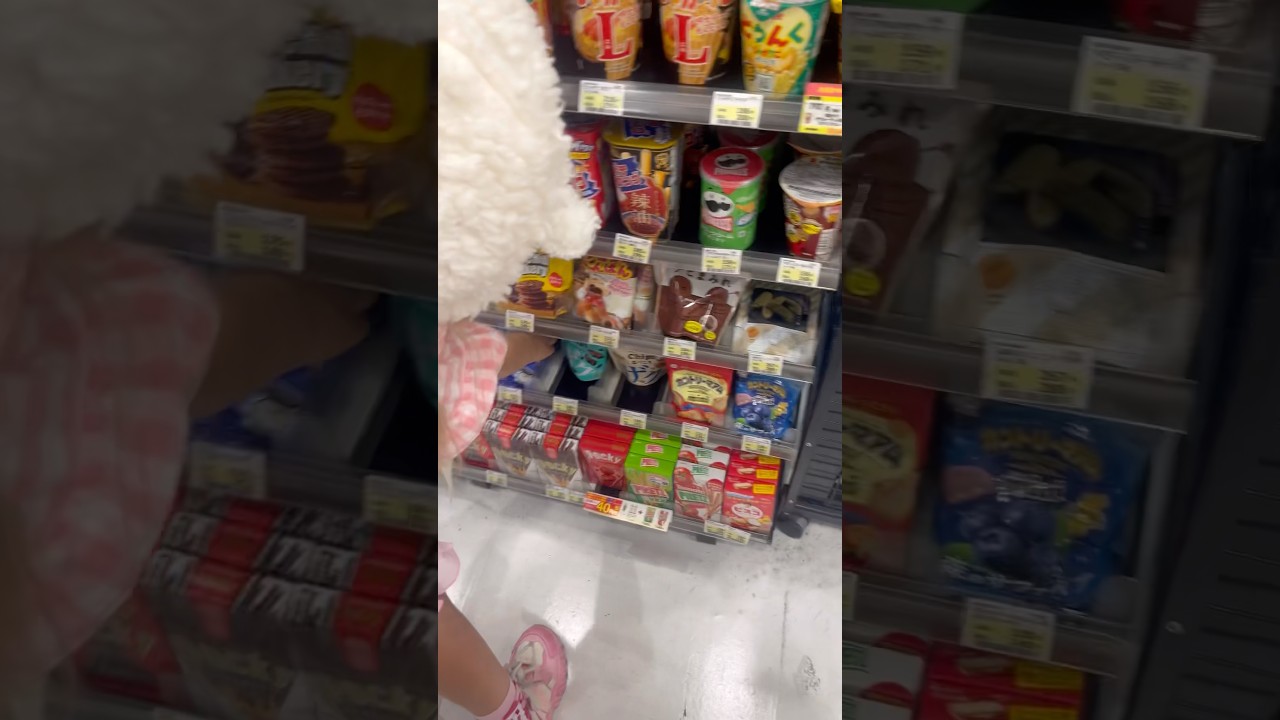 ギャルがコンビニで好きなお菓子選んでみた!#お菓子#ギャル#kogyaru