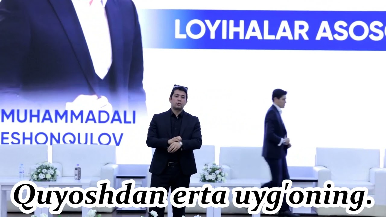 Jerking off trannies in pantyhose