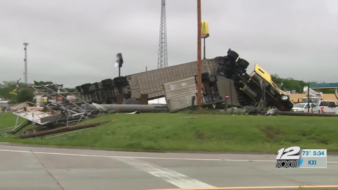 Fatal tornado rips through Marietta destroying multiple buildings - YouTube