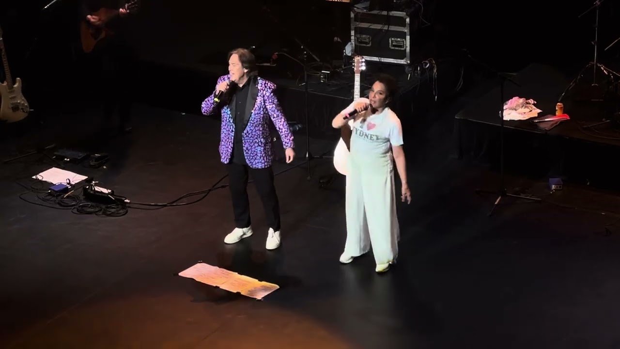 SEI LA SOLA CHE AMO💚🤍❤️RICCHI E POVERI Sydney 21/5/25