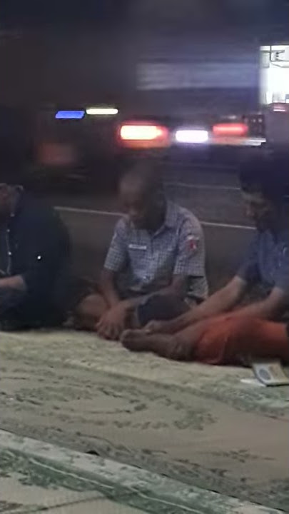 Lucu orang tidur kaget  di acara tahlilan...