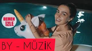 Ece Ronay - Şiki Şiki Resimi