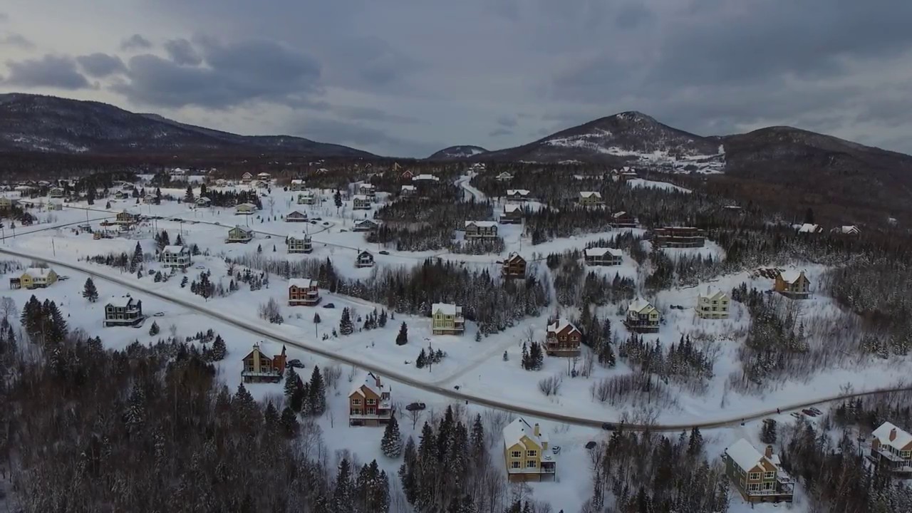 Le Massif de Charlevoix (Drone and Ski) - YouTube