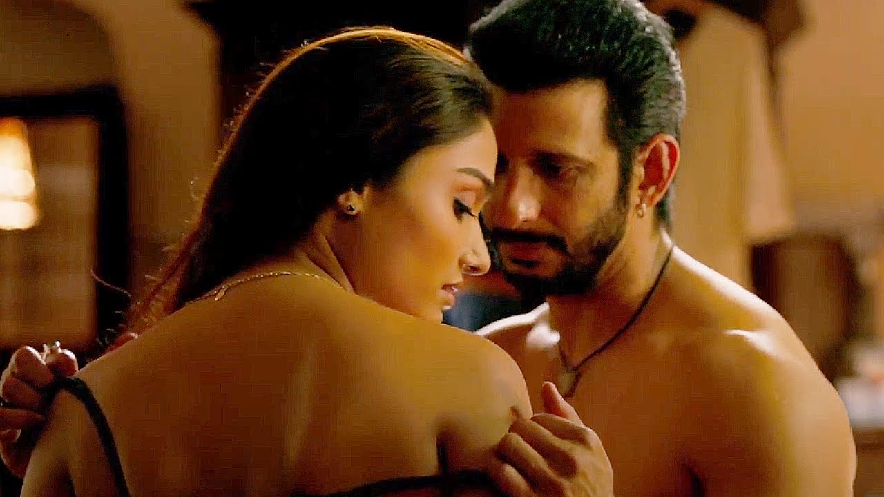 A Tale of Longing: Best Hindi Romantic Scene !