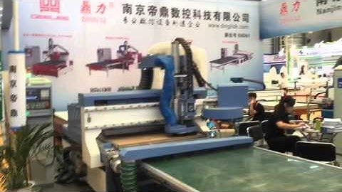 Auto Tool changer CNC Woodworking Machine with auto loading and unloading device