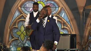 Miniatura de vídeo de "Pastor Terrell Rogers & Men Of Destiny - Keeps Blessing Me"