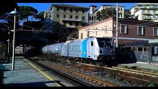 Treni in transito alla stazione di Zoagli (Levante Ligure) Parte 5/6