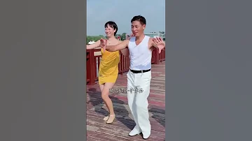 小芳和晨風廣場舞 你本來就很美 這舞姿這步伐真帶勁 最美舞者 青春活力 戶外舞蹈拍攝 我要上熱們 
