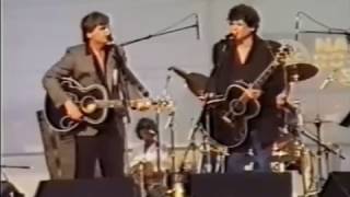 Video thumbnail of "Everly Brothers International Archive :  Nashville Fan Fair (1988)"