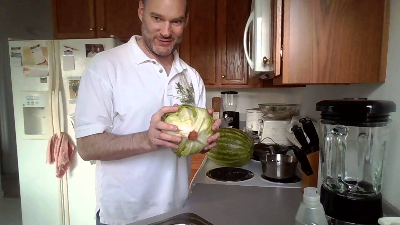 Coring a head of lettuce
