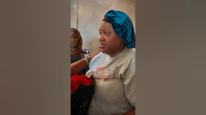 Mercy AIGBE presents Toyin Abraham beautiful flowers for IYALODE movie