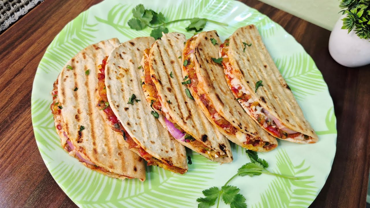 Veg Chapati Tacos | Leftover Roti Tacos | Tacos Recipe | Easy & Tasty Snacks Recipe 