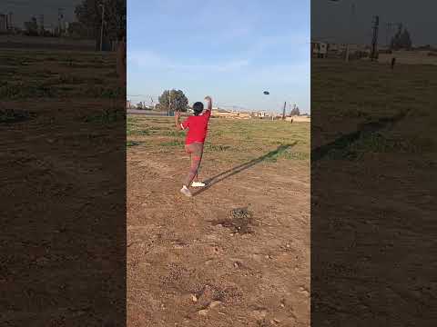 بطلة وطنية رمي القرص صغيرت 