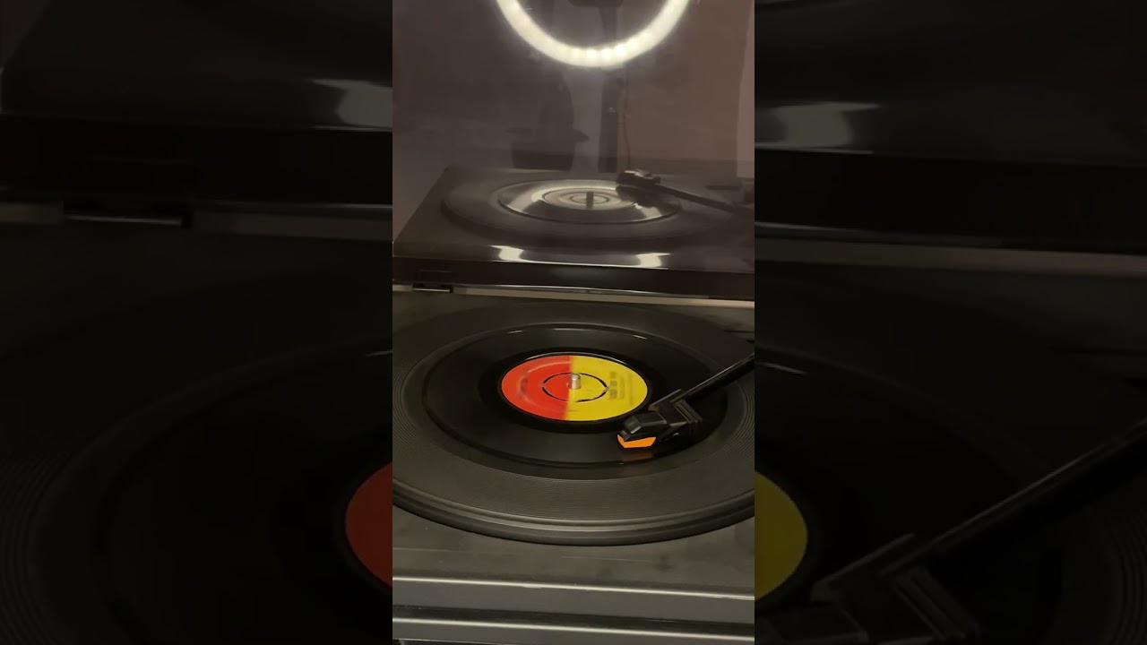 Nazmi Özdemir (emekli öğretmen)￼Tuzcuoğlu oyun havası ￼