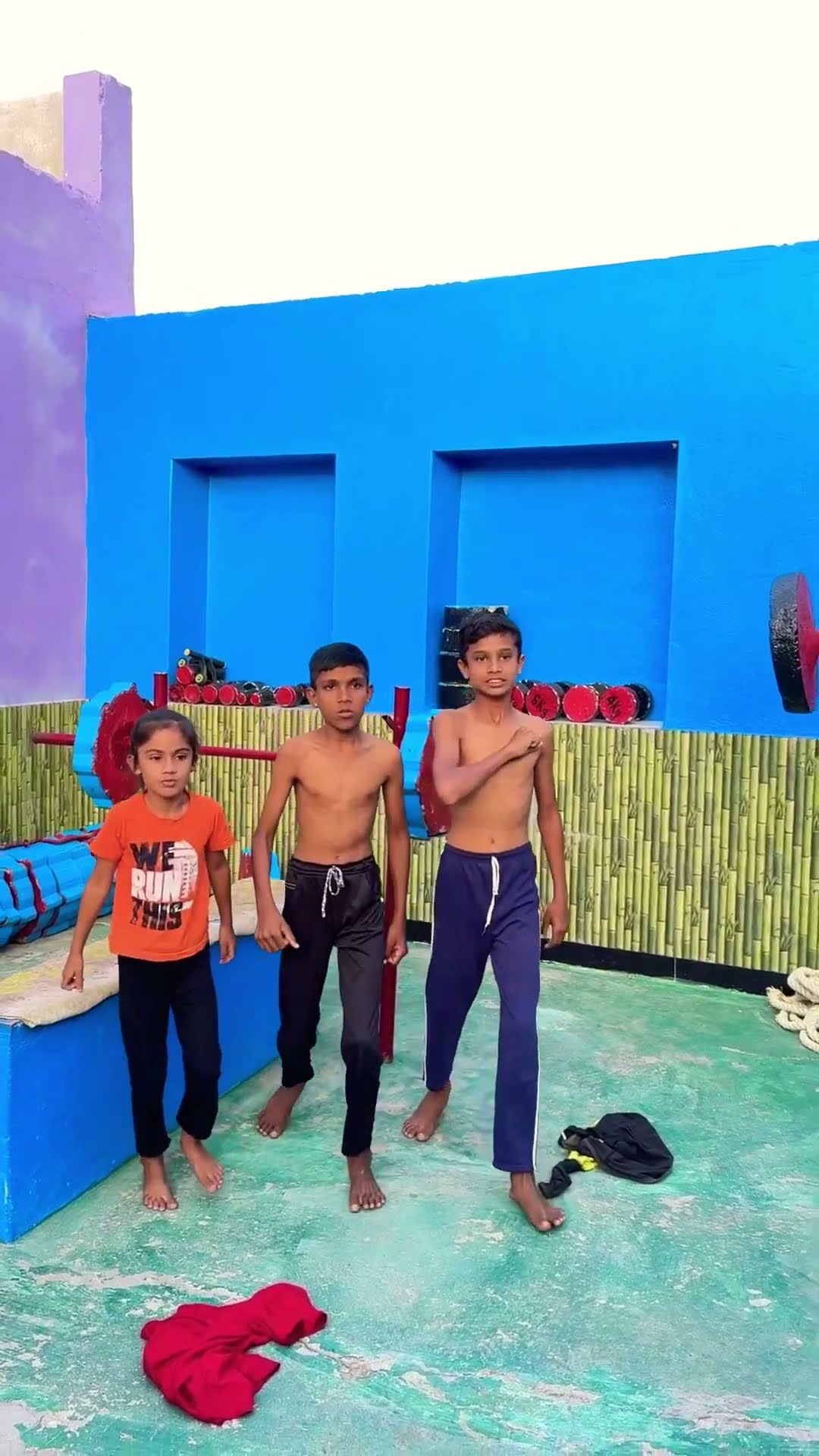 Called the brothers.??? #shortvideo #funnyvideo #funny