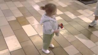 Kid squeaky shoes - YouTube