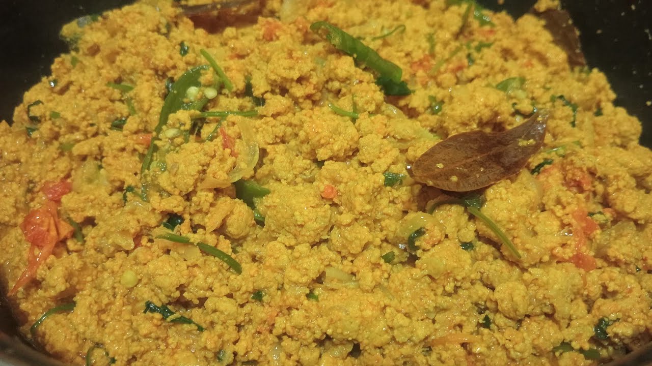 আমি কার্ফু মাছের ডিম রান্না করলাম। I cooked curfu fish eggs.