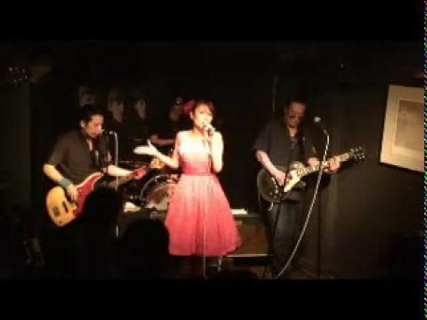 THE STRIKE　☆カラーに口紅