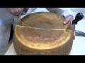 Taglio Parmigiano Reggiano DOP 2001