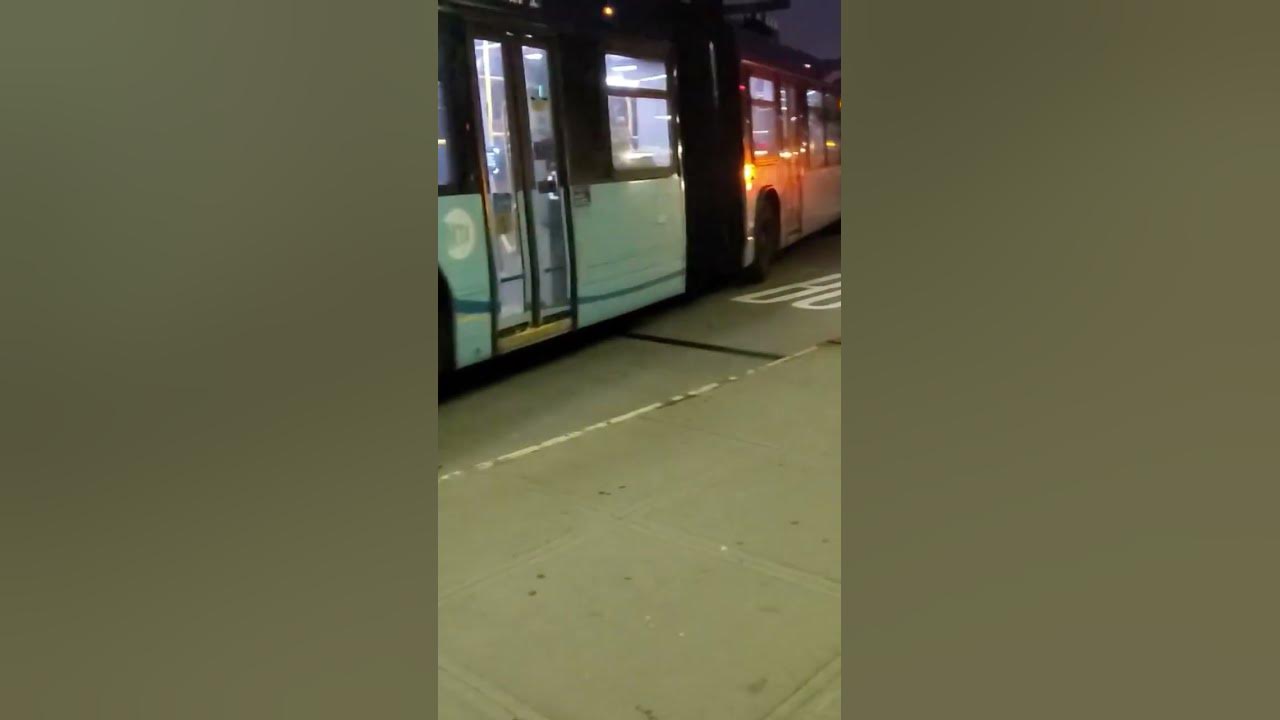 mta-nyct-bus-2018-19-novabus-lfsa-5516-on-the-m60-sbs-departing