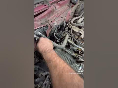 Heater hoses on 4.6 info - YouTube