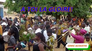 Video thumbnail of "A TOI LA GLOIRE   Ô RESSUSCITE   chant de louanges de paque #catholique"