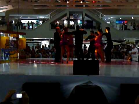 Salsa con Coco-Academia Tropical Dance