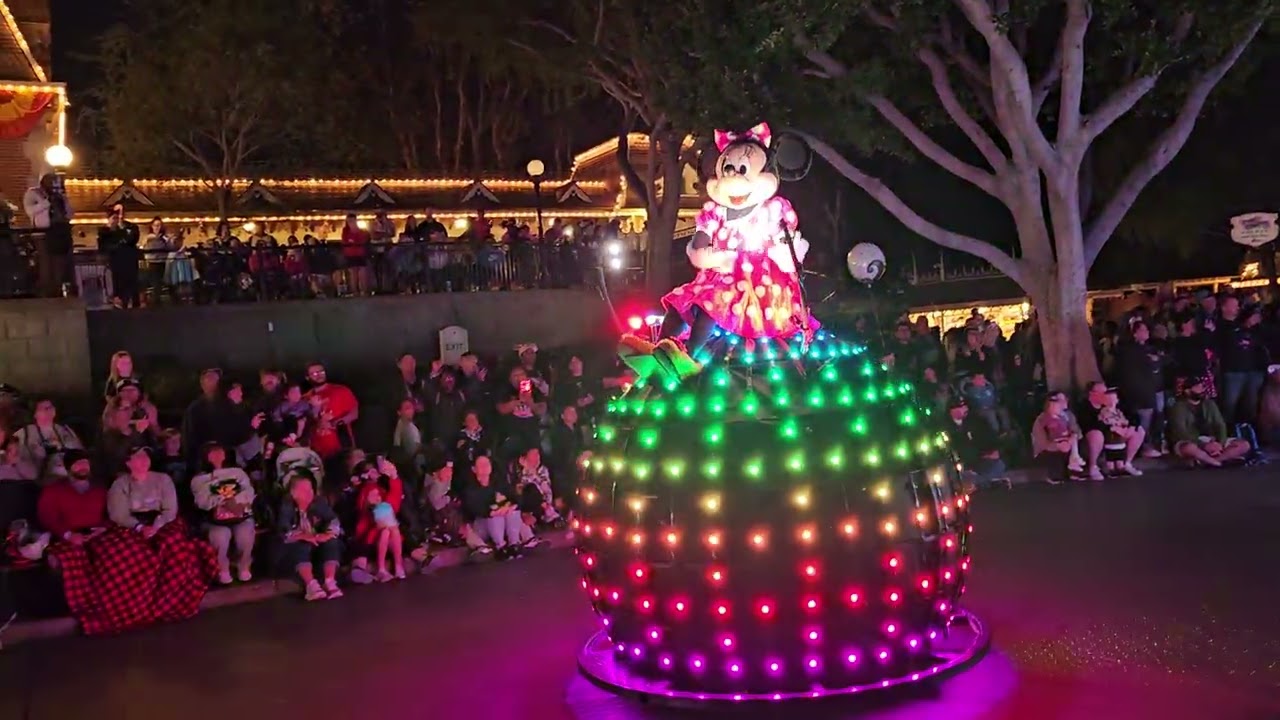 Disneyland 'Paint the Night' Parade Classic Characters: Oct 2025
