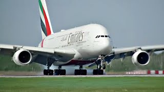 Слонище прямо. Гигант А380 Emirates посадка и взлет с коротким разбегом. Аэропорт Домодедово.
