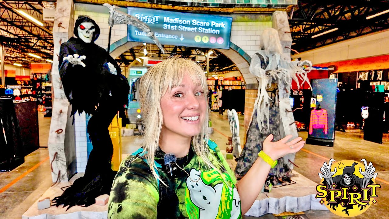 Spirit Halloween 2025 FULL STORE TOUR! NEW Animatronics, Subway Setup, Props, Costumes, Decor & More
