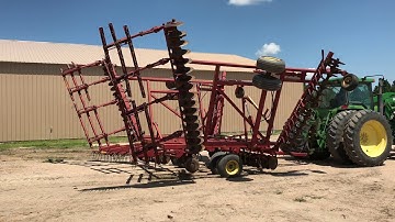 Sunflower 1232-32 Tandem Fold Disk - BigIron Auctions, Sept. 19th!